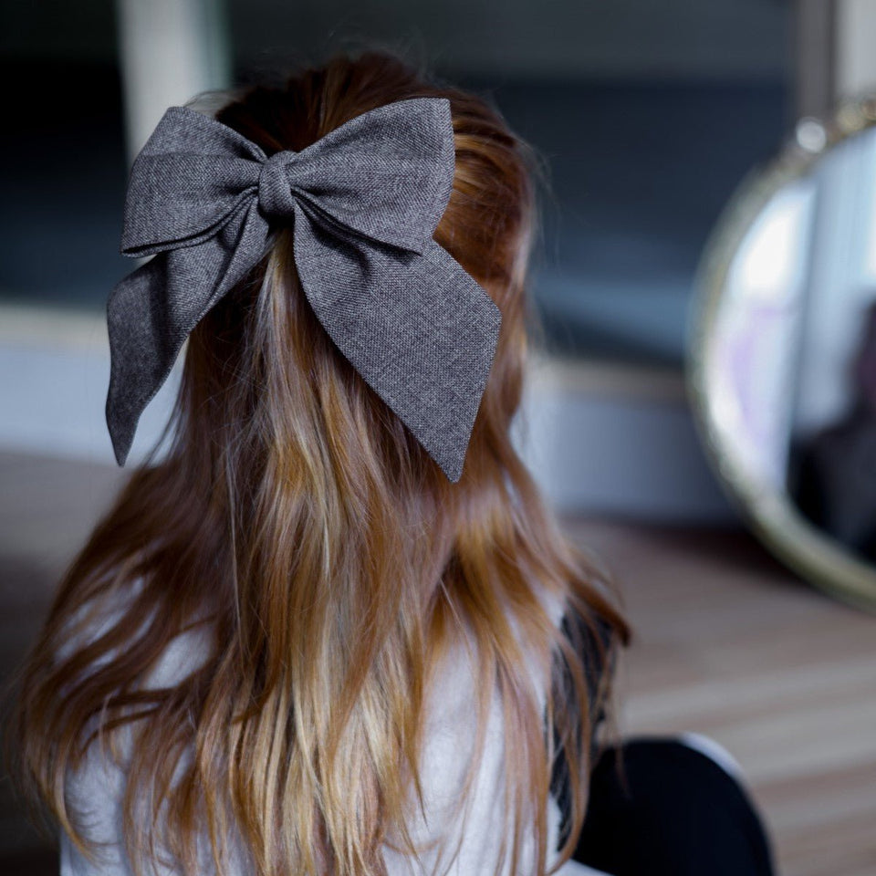 Dark gray hessian fabric bow - judaica.city