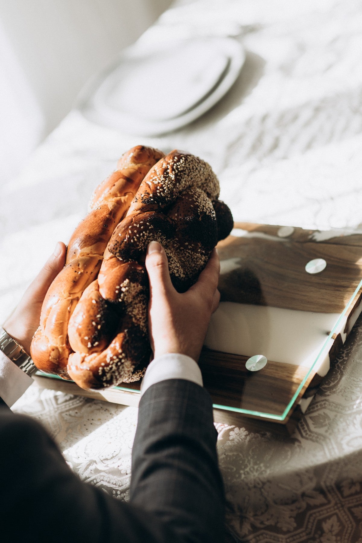 Porcelain Epoxy & Wood Challah Board with Knife - judaica.city